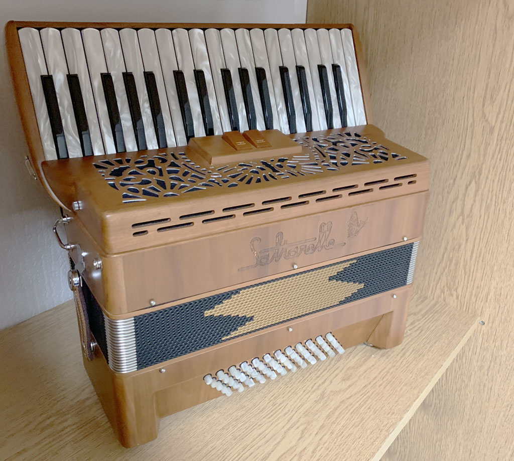 Accordéon chromatique d'occasion CLIFDEN